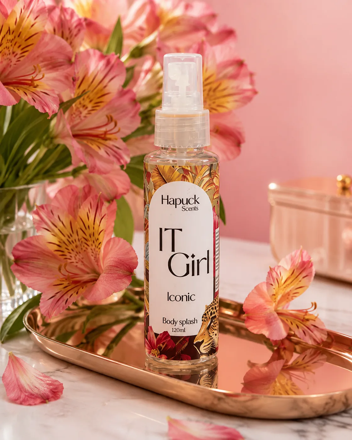 Body splash Iconic, âmbar floral, inspiração olfativa Good Girl, acompanha necessaire exclusiva.
